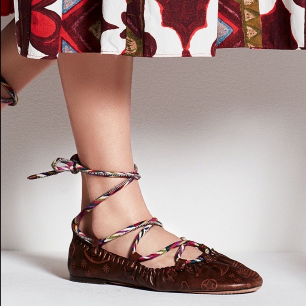 VALENTINO Leather Printed Ankle Tie Flat shoes in 38.5 - Picture 1 of 6
